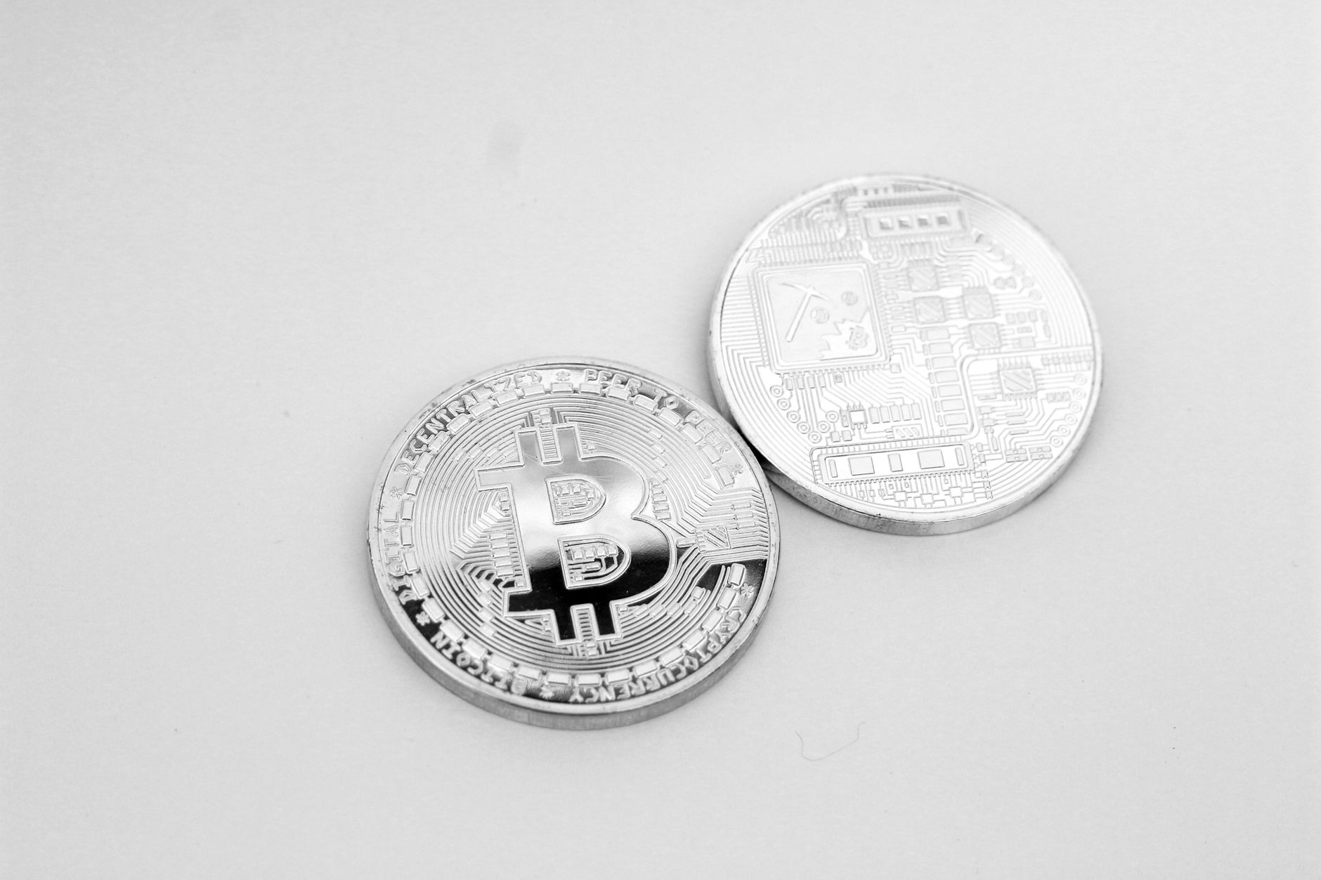 암호화폐 뉴스 요약 — 2026년 8월 12일 오전 10:33 (KST) 대표 이미지