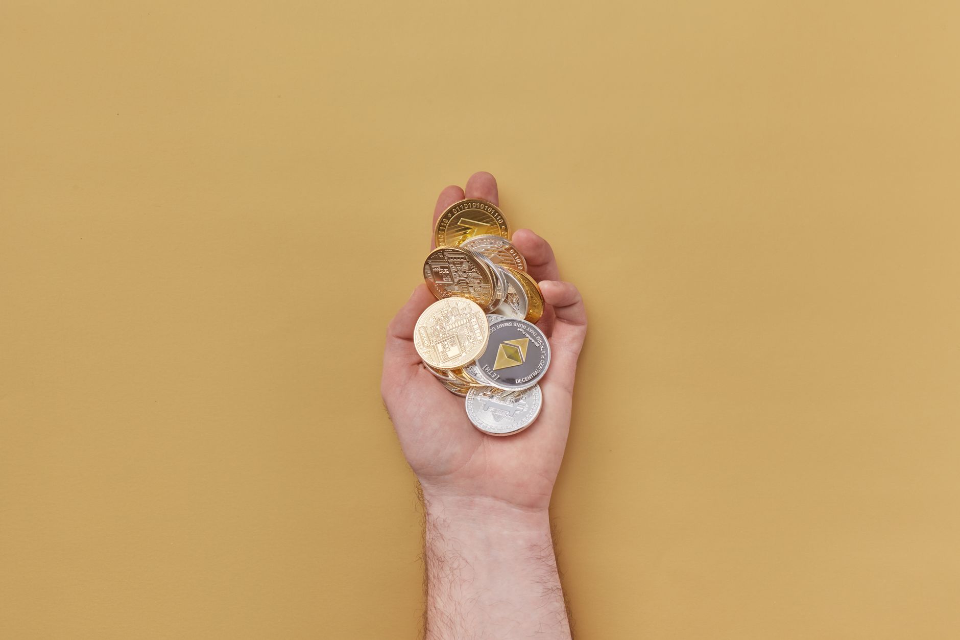 ETH 2.7% 반등과 XRP 상승 전환 — 알트코인 시황 9월 12일 오후 대표 이미지